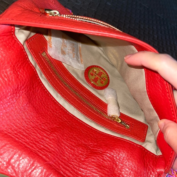 Tory Burch logo Clutch - Picture 6 of 6